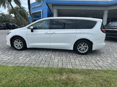 Used 2023 Chrysler Voyager LX FWD image 32