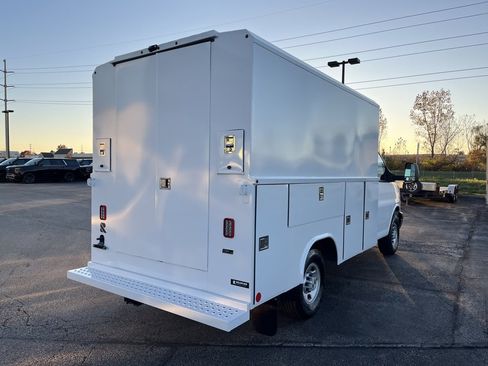 New 2025 Chevrolet Express 3500 Work Van w/ Power Convenience Package image 7
