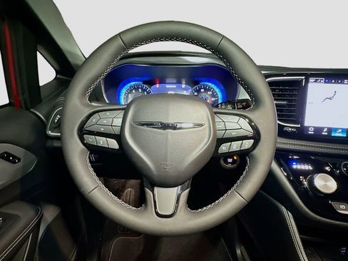 New 2026 Chrysler Pacifica Limited w/ S Appearance Package image 8