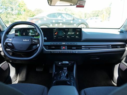 Used 2025 Kia K4 FWD image 10