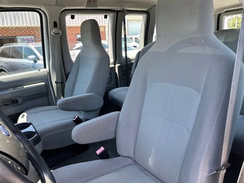 Used 2011 Ford E-350 and Econoline 350 XLT RWD image 21