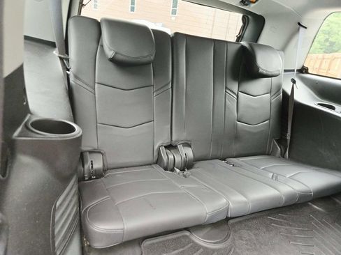 Used 2018 Cadillac Escalade Premium Luxury w/ LPO, Radiant Package AWD/4WD image 19