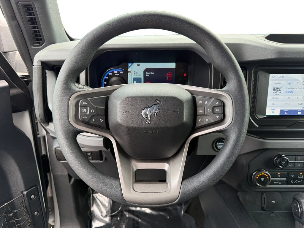 Used 2023 Ford Bronco 4-Door AWD/4WD image 13