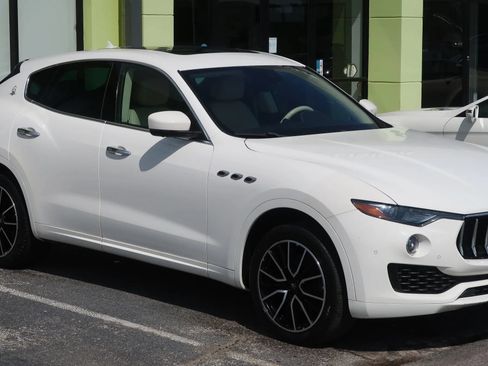 Used 2019 Maserati Levante AWD/4WD image 5