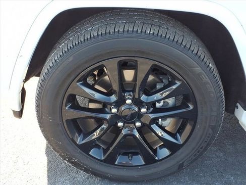 Used 2021 Jeep Grand Cherokee Laredo X image 31