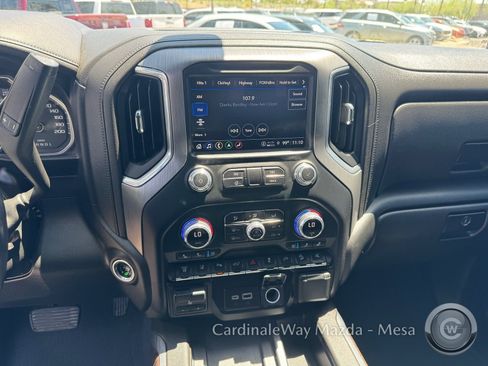 Used 2023 GMC Sierra 2500 Denali w/ Denali Black Diamond Edition AWD/4WD image 19