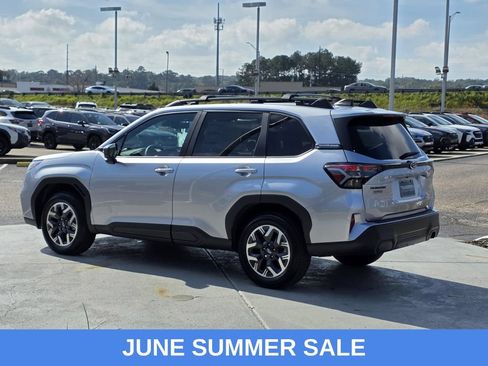 Used 2026 Subaru Forester Premium AWD/4WD image 4
