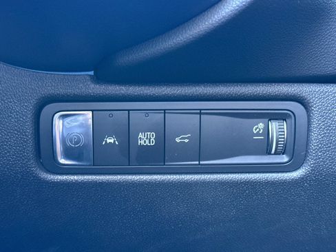 Used 2024 Chevrolet Equinox EV LT FWD image 37