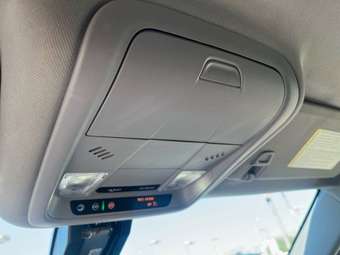 Used 2024 Chevrolet Equinox LT image 33