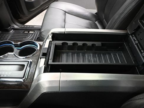 Used 2013 Ford F150 Platinum image 37