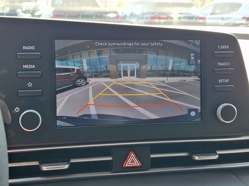 Used 2023 Hyundai Elantra SEL FWD image 17