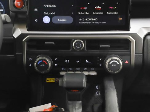 Used 2025 Toyota 4Runner TRD Off-Road Premium image 15