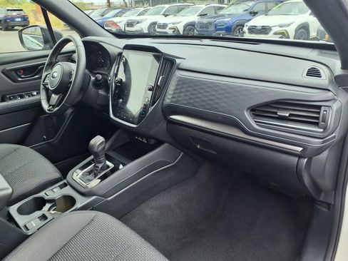 Used 2025 Subaru Forester Premium AWD/4WD image 16