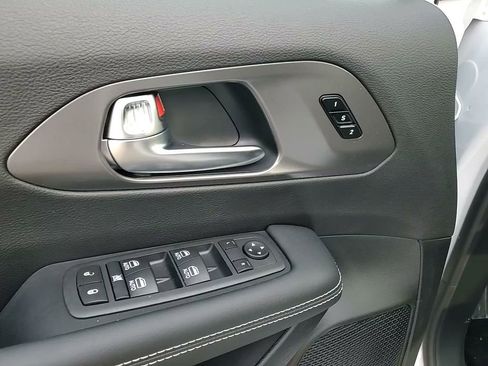 New 2026 Chrysler Pacifica Select image 22