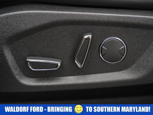 Used 2019 Ford Edge Titanium w/ Cold Weather Package image 34