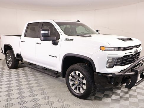 Used 2024 Chevrolet Silverado 2500 Custom w/ Custom Value Package image 1