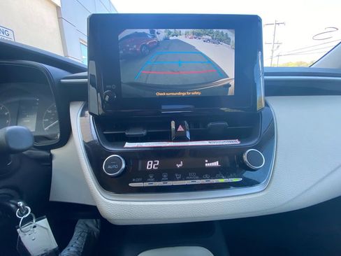 Used 2025 Toyota Corolla LE FWD image 21
