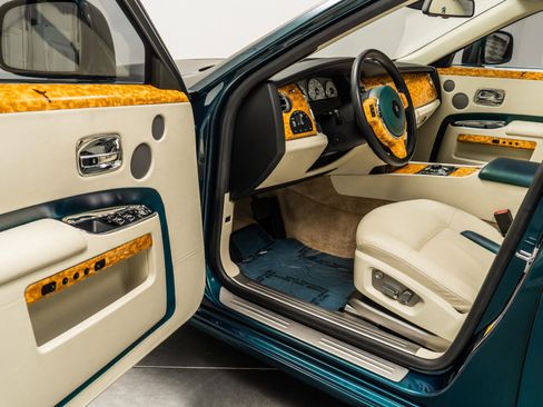 Used 2010 Rolls-Royce Ghost image 23