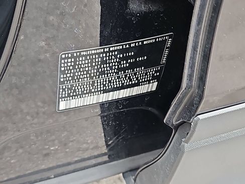 Used 2024 Volkswagen Tiguan S image 38