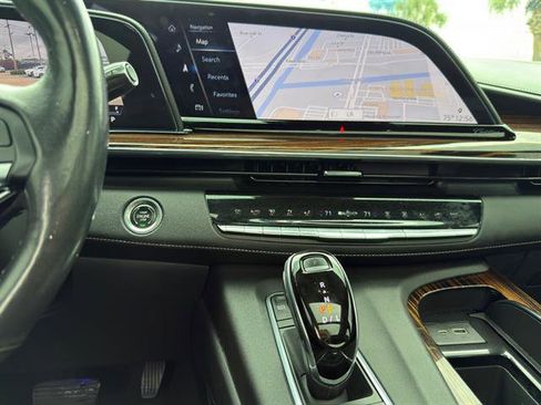 Used 2021 Cadillac Escalade Premium Luxury w/ Performance Package AWD/4WD image 14