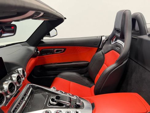 Used 2018 Mercedes-Benz AMG GT Roadster image 21