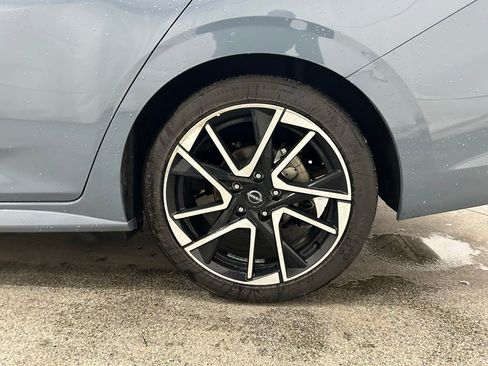 Used 2025 Nissan Sentra SR image 13