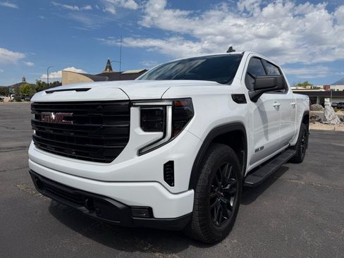 Used 2024 GMC Sierra 1500 Elevation w/ X31 Off-Road Package AWD/4WD image 8
