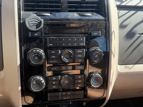 Used 2011 MAZDA Tribute i Sport image 8