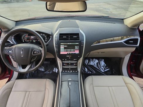 Used 2016 Lincoln MKZ image 33