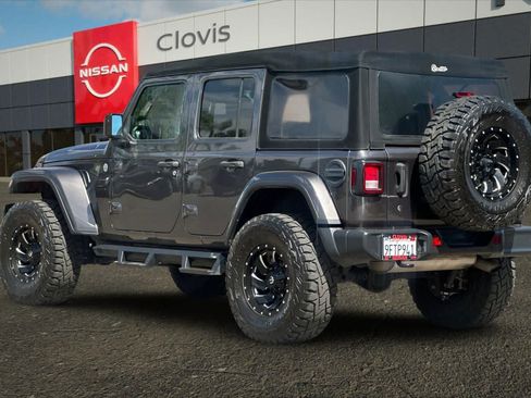 Used 2019 Jeep Wrangler Unlimited Sahara AWD/4WD image 7