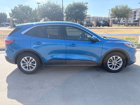 Used 2021 Ford Escape SE w/ Convenience Package FWD image 3