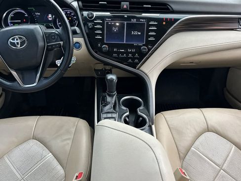 Used 2018 Toyota Camry XLE w/ Audio Package image 4