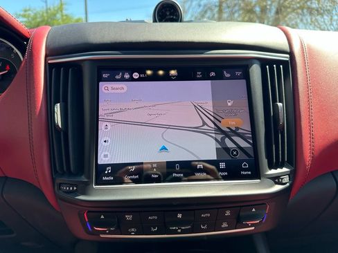 Used 2022 Maserati Levante GT AWD/4WD image 25