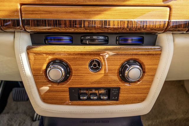 Used 2010 Rolls-Royce Phantom Drophead Coupe RWD image 95