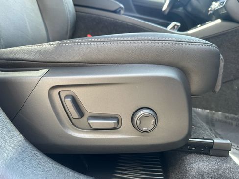 Used 2026 Volvo XC40 B5 Plus w/ Protection Package Premier AWD/4WD image 44