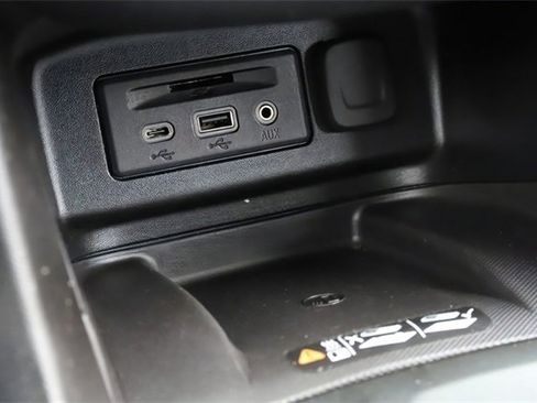 Used 2020 Chevrolet Equinox Premier image 27