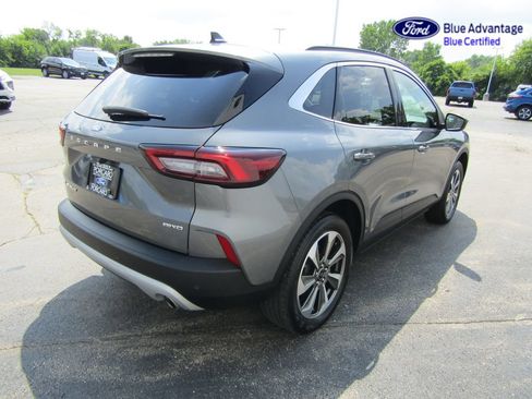 Certified 2025 Ford Escape Platinum AWD/4WD image 9