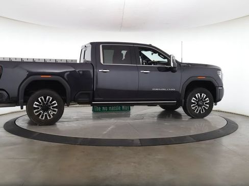 Used 2024 GMC Sierra 2500 Denali Ultimate w/ LPO, GMC Protection Package AWD/4WD image 6