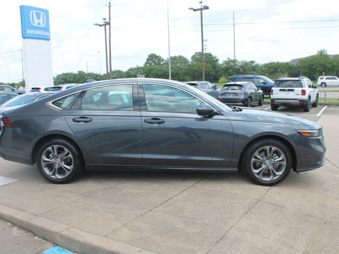 Used 2024 Honda Accord EX image 4