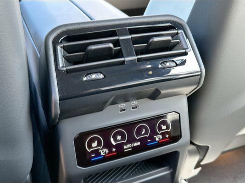 New 2026 BMW M5 Touring image 20