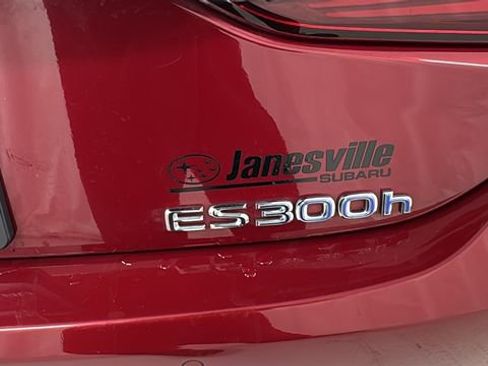 Used 2021 Lexus ES 300h w/ Premium Package image 38