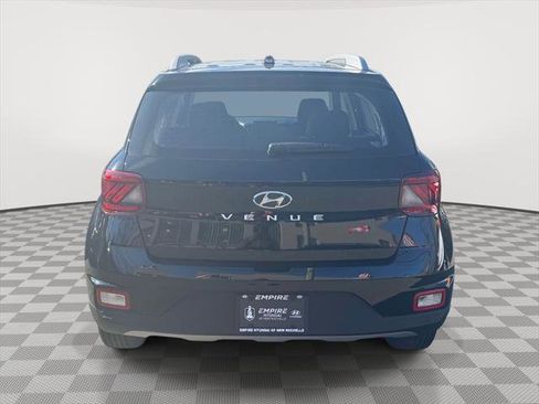 Used 2025 Hyundai Venue SEL image 5