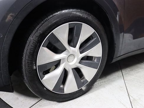 Used 2024 Tesla Model Y Long Range image 6