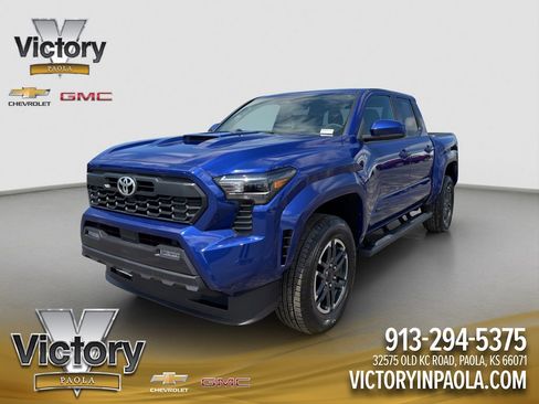 Used 2025 Toyota Tacoma TRD Sport image 1