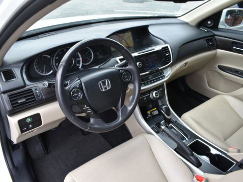 Used 2015 Honda Accord EX-L image 10