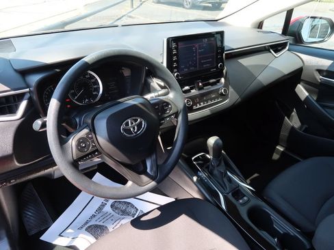 Used 2021 Toyota Corolla LE FWD image 6
