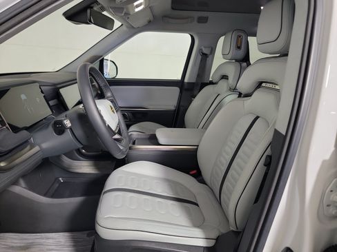 Used 2024 Rivian R1S Adventure AWD/4WD image 20