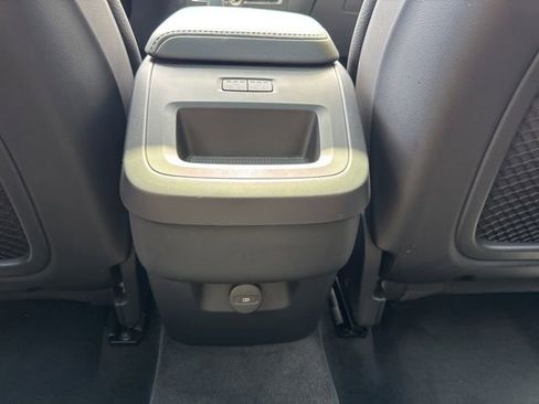 Used 2025 Volvo XC60 B5 Plus AWD/4WD image 17