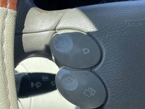 Used 2005 Mercedes-Benz CLK 320 Coupe image 20