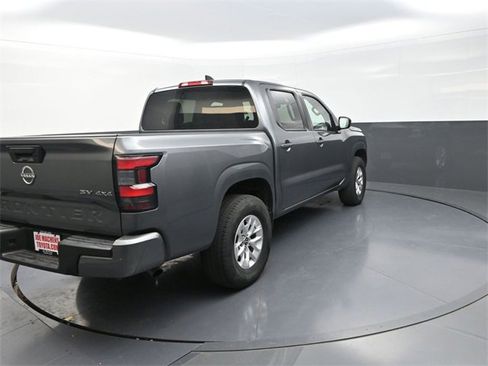 Used 2024 Nissan Frontier SV image 7